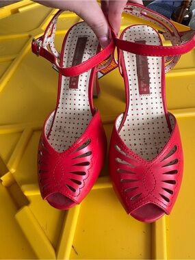 Vintage Inspired Women's Peep-Toe Ankle Strap Heels